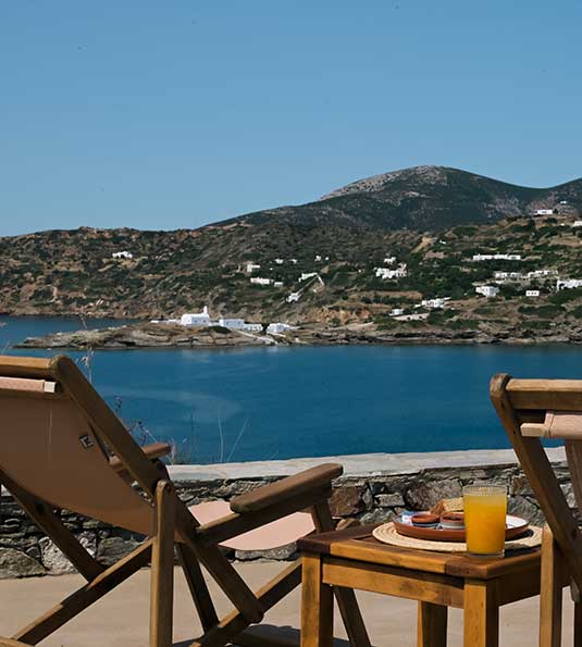 Impressive panoramic view from Kavos studios in Sifnos
