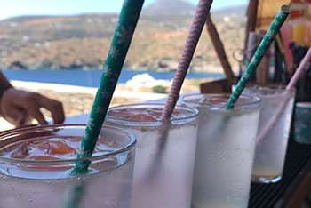 Refreshing cocktails at Kavos studios