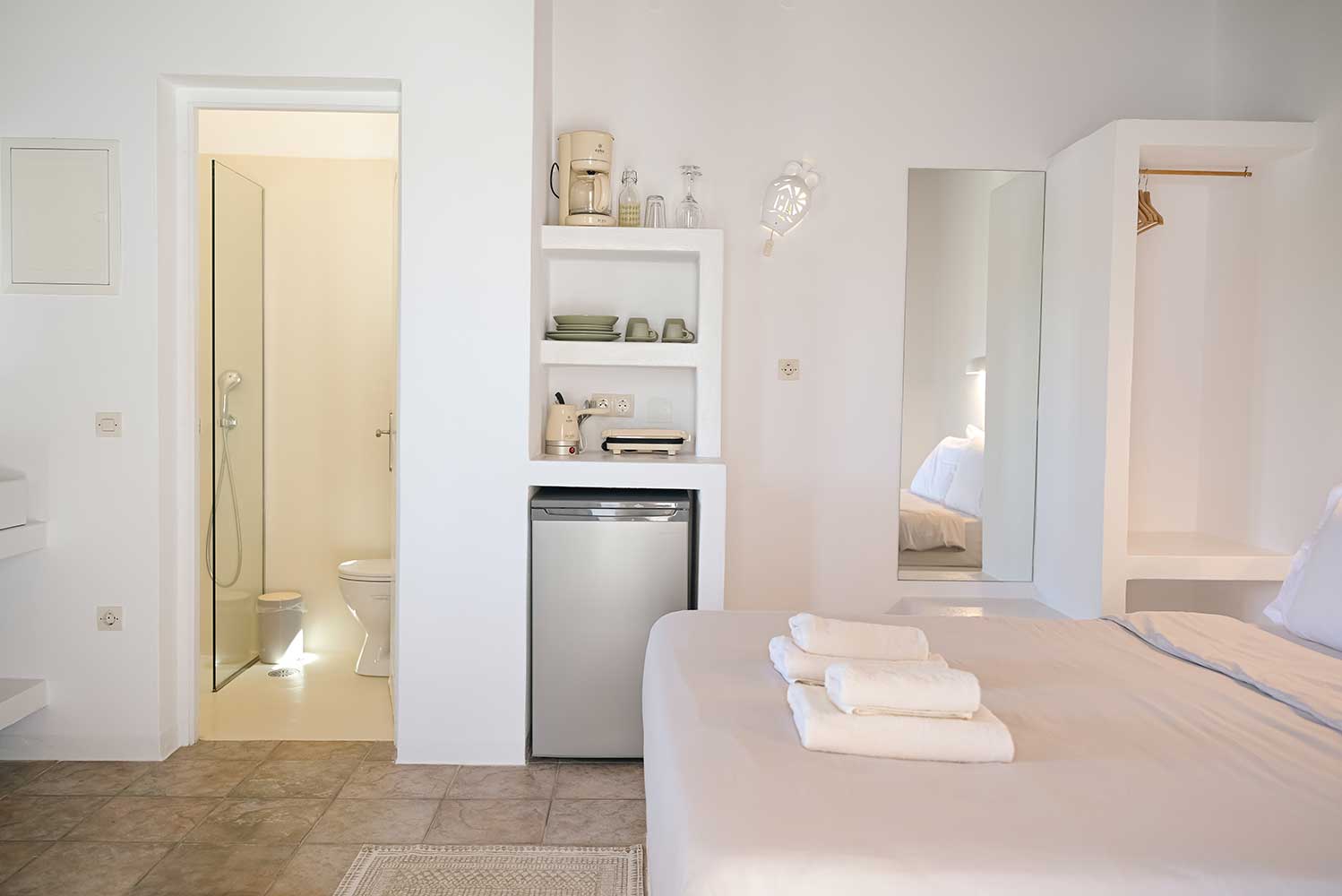 The interior of the studios Almira and Rigani at Kavos