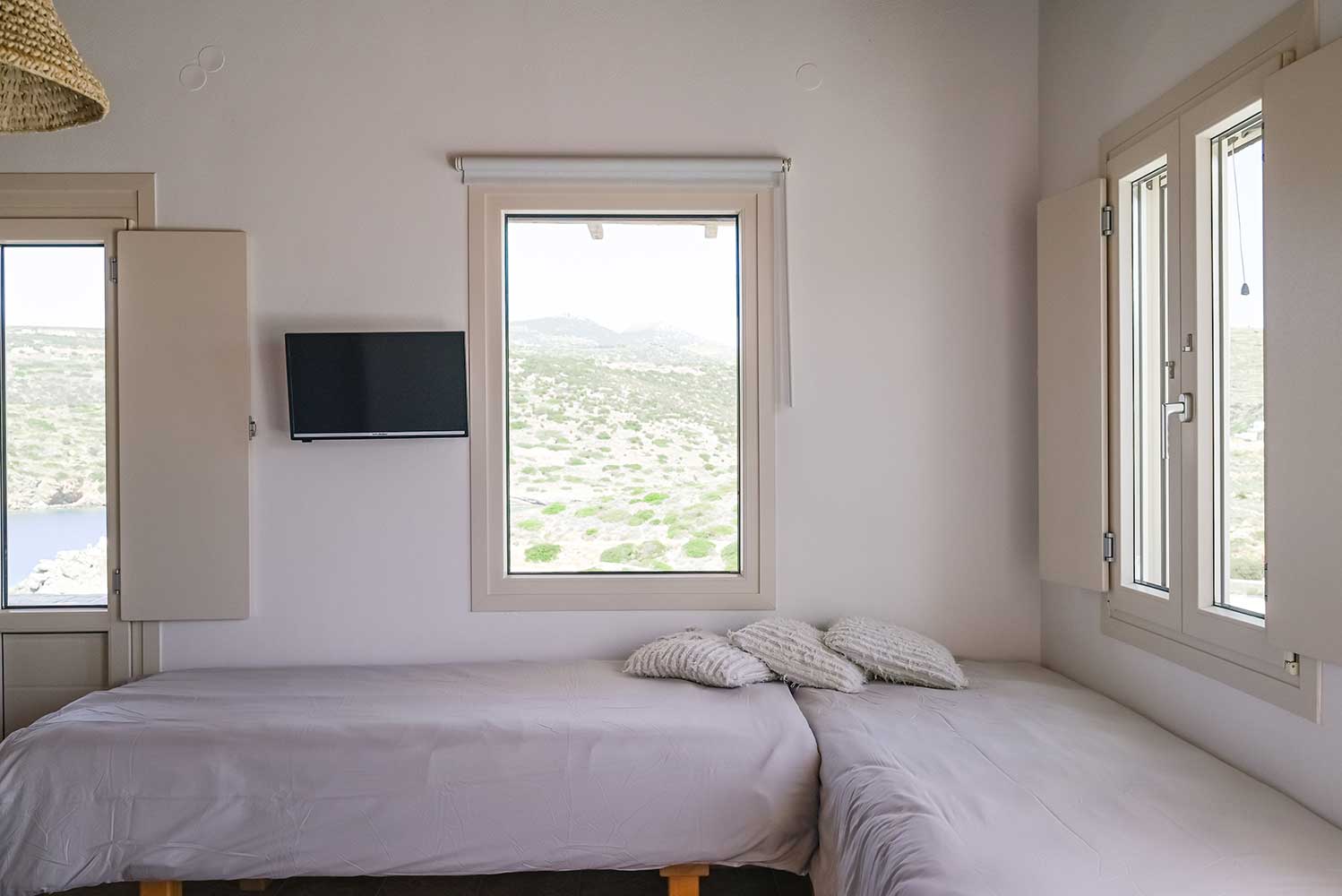 L'intérieur du studio familial Louisa à Kavos